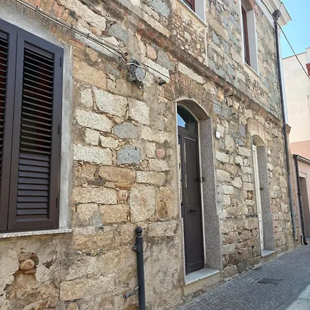 Konukevi La Gradinata Gonnosfanàdiga